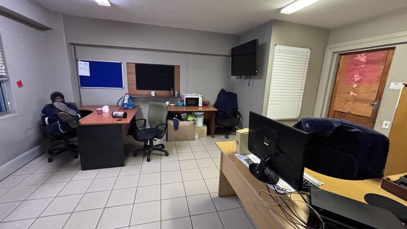 To Let Commercial Property for Rent in Killarney Gardens Western Cape
